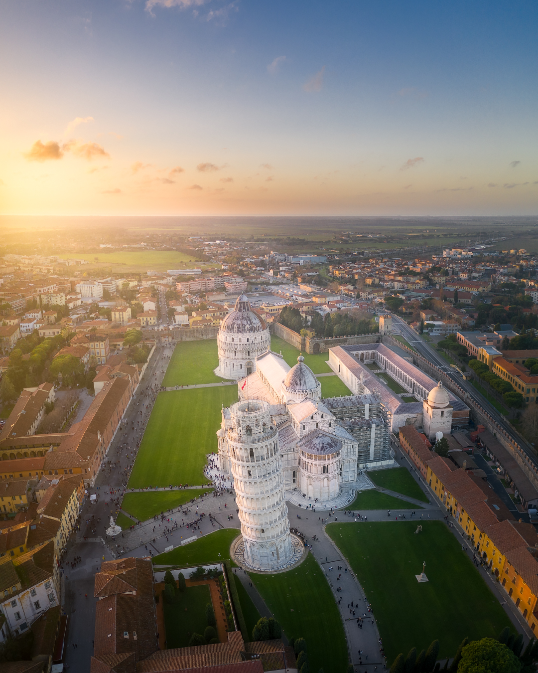 Piazza dei miracoli vista dal drone